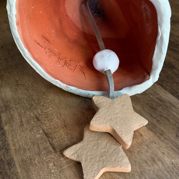 Artisan Clay Santa Bell by S.Seager - Picture 3 of 4